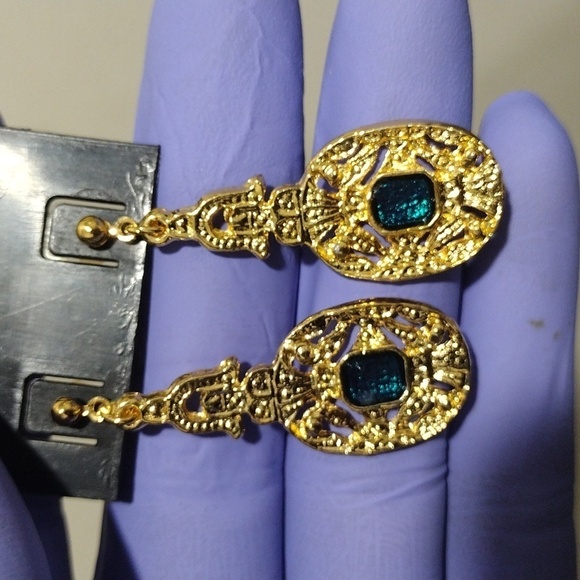 Women's Stylish Gold-tone Filigree green Color Stone Drop Dangle Earrings, 1.75" - Picture 3 of 5